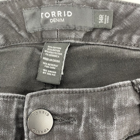 TORRID Stretch Skinny Minimalist Collage Mid Rise Denim Black Jeans Women Sz 14 - Picture 4 of 6